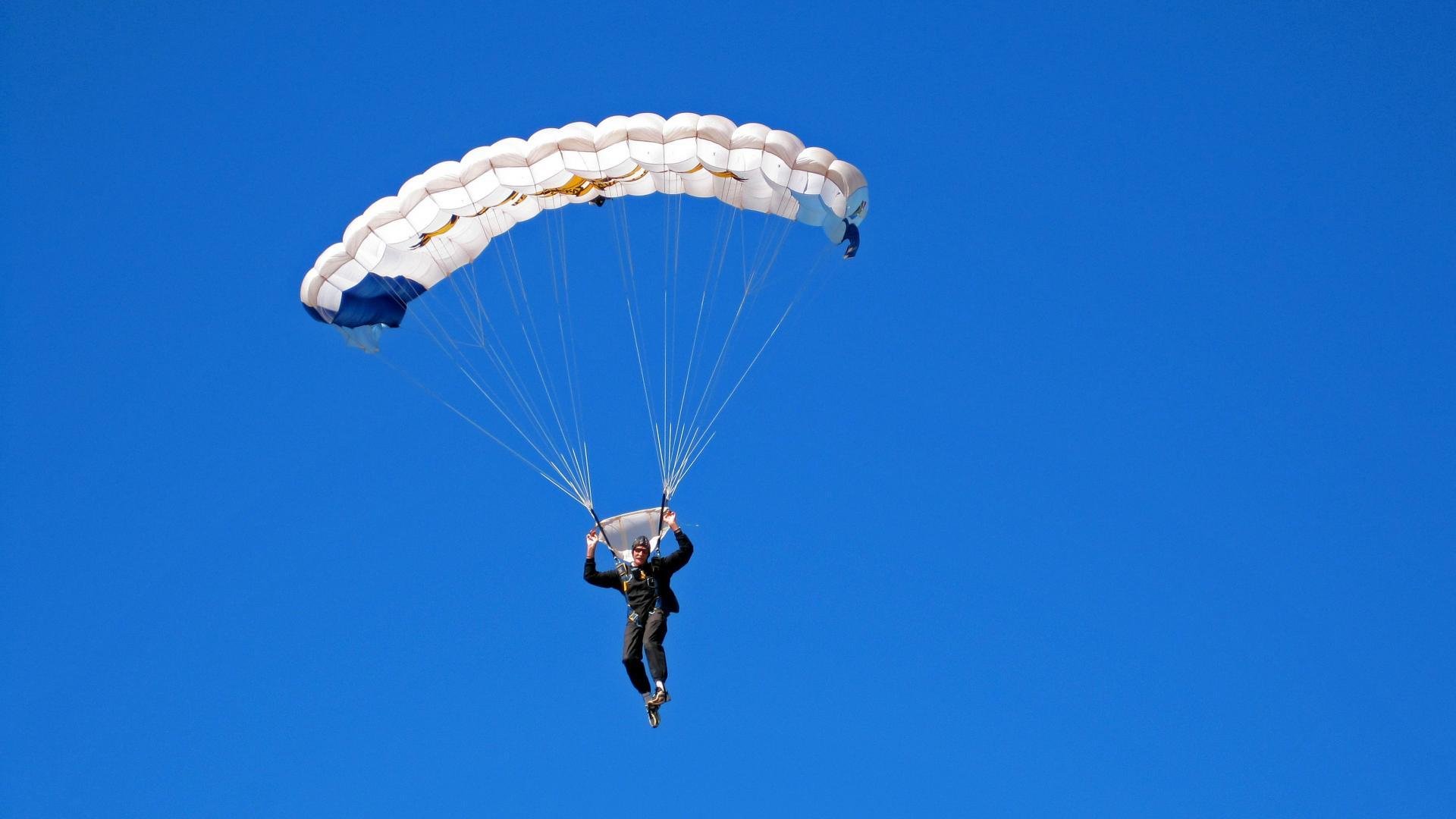 体育明星参与乡村振兴体育帮扶计划，体育在乡村振兴中发挥的作用